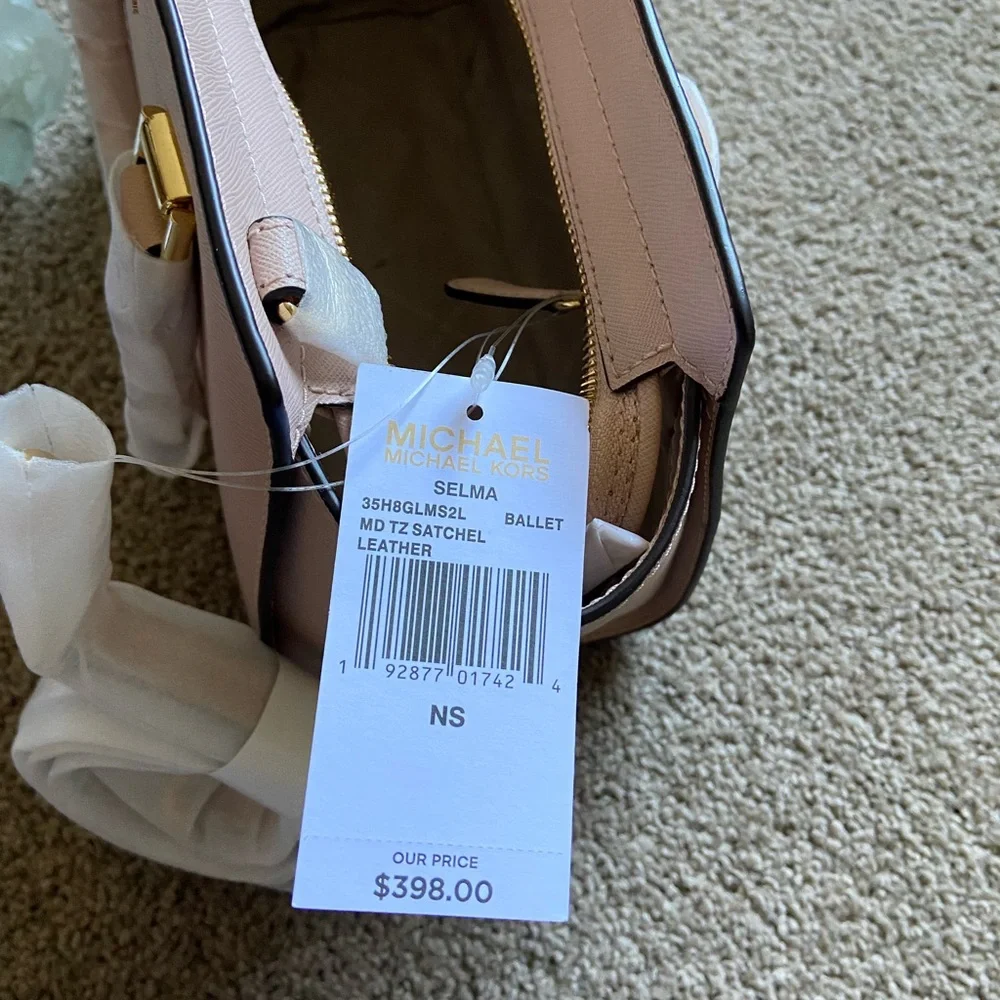 Michael Kors Selma Mini Purse - Picture 4 of 8